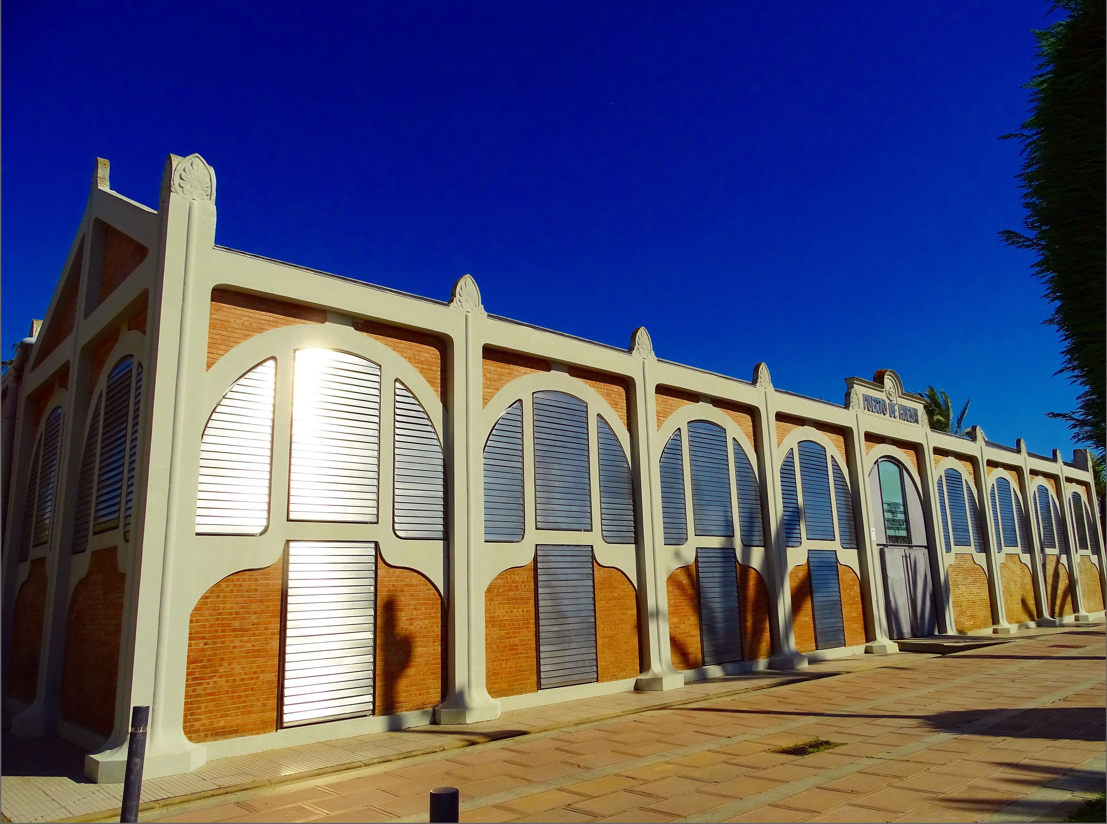 Puerto de Huelva: visita al corazón industrial de la ciudad