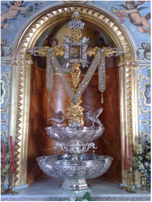 Cruz de Mayo en Huelva: tradición, flores y devoción